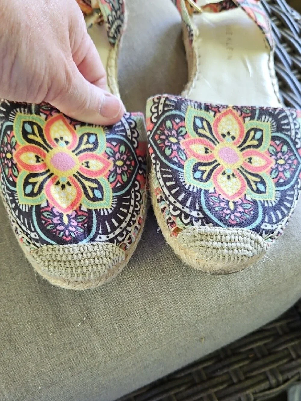 Anne Klein Multicolor Floral Espadrille Sandals 7.5 M